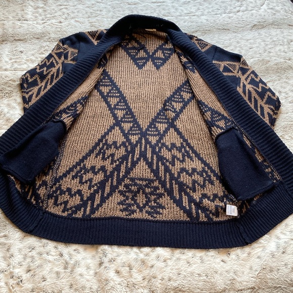 Pink Owl sweater. Size Small. - Picture 4 of 11